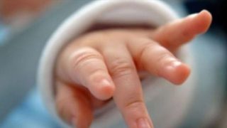 Интересна история на жена която спаси живота на изхвърлено бебе, случи се и нещо друго