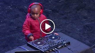 Вижте най-известното Бебе DJ в света и чуйте каква приятна музика създава!