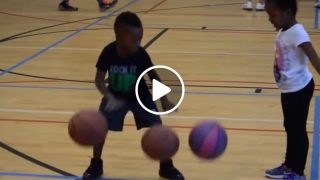 Вижте 4-годишният феномен на Баскетбола