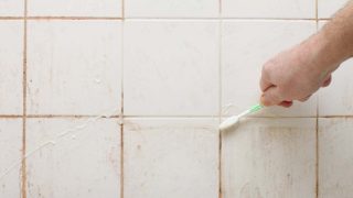 Лесен и ефективен метод за почистване на пожълтели фуги