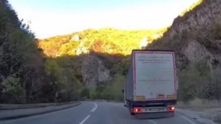 Добрият пример: Тираджия обра похвалите край Велико Търново с тази постъпка към шофьорите
