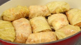 Перфектната рецепта за коледни сарми с кисело зеле