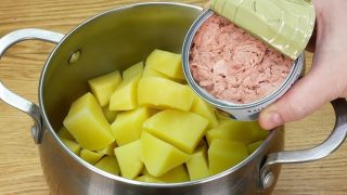Само 1 консерва риба тон и 3 картофа: бърза вечеря за цялото семейство