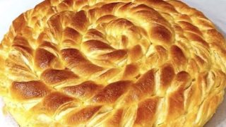 Многолистна домашна погача, която става лесно, ухае невероятно и е мека като памук