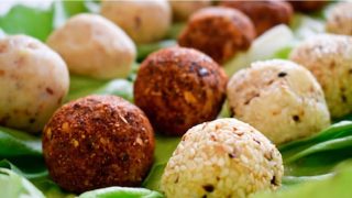 Три вкуса от една смес – лесни домашни курабии с различен аромат